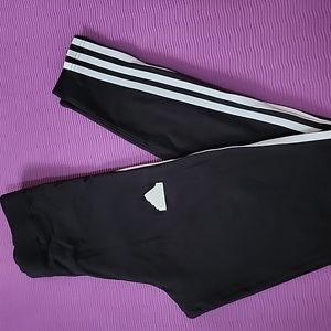 Adidas High-rise legging XS NWT